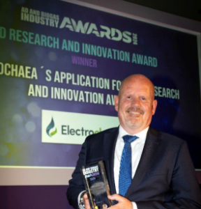 Aafko Scheringa, Senior Director of Sales, accepts the AD and Biogas Industry Award for  Electrochaea. © Electrochaea 